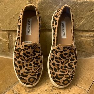 Steve Madden leopard slip ons 6.5 6 1/2